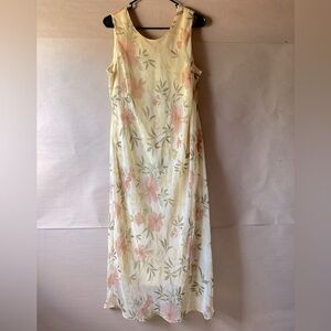 Studio C Maxi Dress. Yellow floral. Size 18W